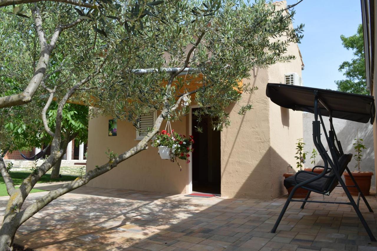 Studio Apartments Luka Biograd - Benkovac Exterior photo