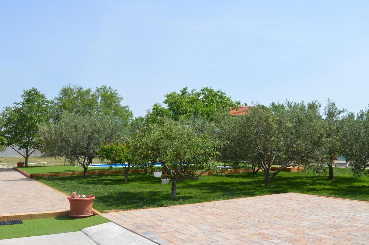 Studio Apartments Luka Biograd - Benkovac Exterior photo